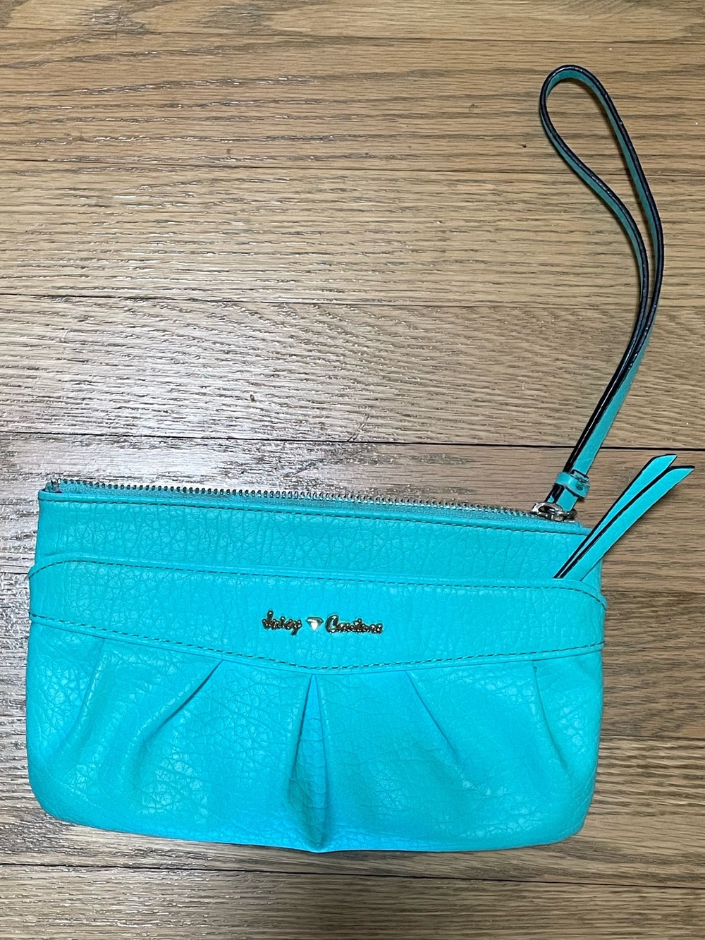 NWOT - Juicy Couture Aqua Teal Pleated Faux Leather Wristlet Clutch